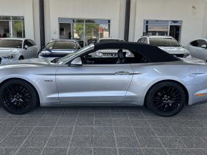 Ford Mustang 5.0 GT convertible - Image 5