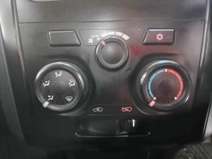Isuzu D-Max Gen 6 250 single cab Fleetside safety - Image 8