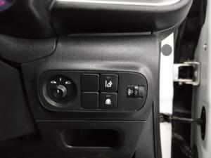 Citroen C3 1.2 Feel - Image 11