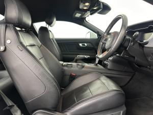 Ford Mustang 2.3 automatic - Image 11
