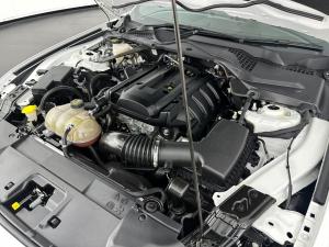 Ford Mustang 2.3 automatic - Image 15