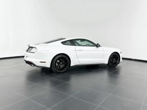Ford Mustang 2.3 automatic - Image 4