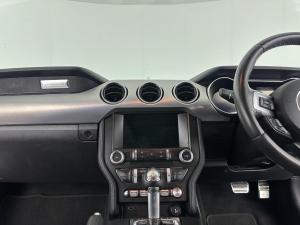 Ford Mustang 2.3 automatic - Image 9