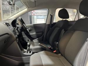 Volkswagen Polo Vivo sedan 1.6 Comfortline - Image 7