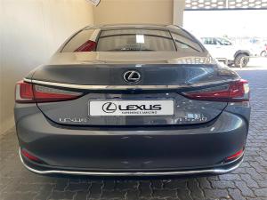 Lexus ES 250 EX - Image 4