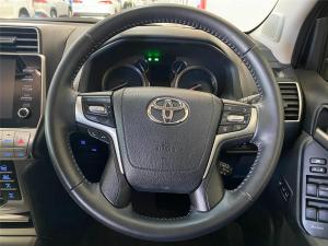 Toyota Land Cruiser Prado 4.0 VX - Image 14