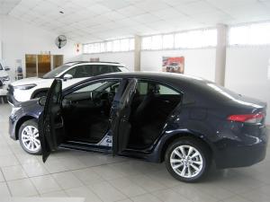Toyota Corolla 1.8 Hybrid XS - Image 5
