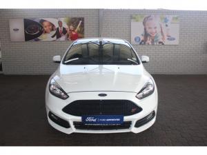 Ford Focus ST 1 - Image 4