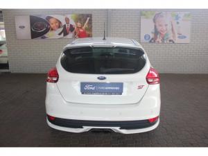 Ford Focus ST 1 - Image 5