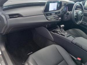 Lexus ES 250 EX - Image 23
