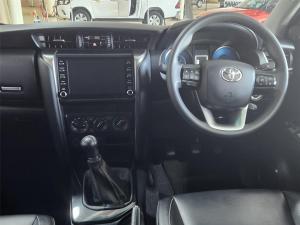 Toyota Fortuner 2.4GD-6 manual - Image 9
