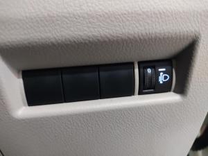 Toyota Quantum 2.8 SLWB panel van - Image 19