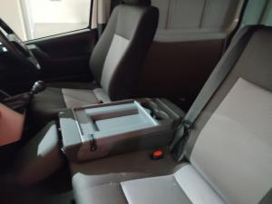 Toyota Quantum 2.8 SLWB panel van - Image 5