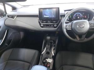 Toyota Corolla 1.8 Hybrid XS - Image 27
