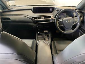 Lexus UX 250h EX - Image 17