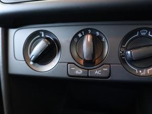 Volkswagen Polo Vivo hatch 1.4 Comfortline - Image 9