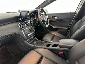 Mercedes-Benz A 200 Style automatic - Image 12