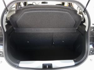 Toyota Vitz 1.0 XR manual - Image 7