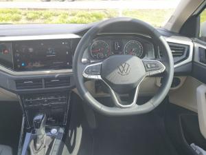 Volkswagen Polo 1.6 Life Tiptronic - Image 4