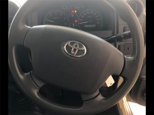 Toyota Land Cruiser 79 4.2D single cab - Image 20