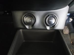 Toyota Vitz 1.0 XR manual - Image 21