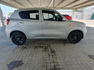 Toyota Vitz 1.0 XR manual - Image 3