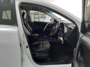 Toyota RAV4 2.0 GX auto - Image 10
