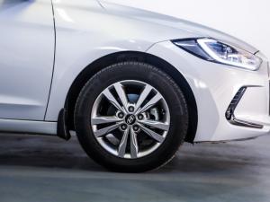 Hyundai Elantra 1.6 Executive auto - Image 10