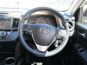 Toyota RAV4 2.0 GX - Image 11