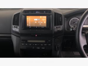 Toyota Land Cruiser 200 4.5D-4D V8 GX-R - Image 16