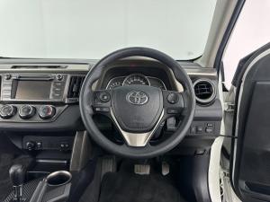 Toyota RAV4 2.0 GX automatic - Image 7