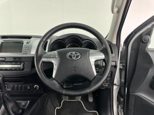Toyota Hilux 3.0 D-4D Legend 45 R/BD/C - Image 9