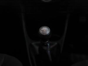 Toyota Etios hatch 1.5 Xs - Image 16