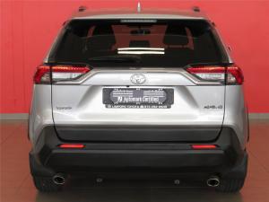 Toyota RAV4 2.0 GX auto - Image 4