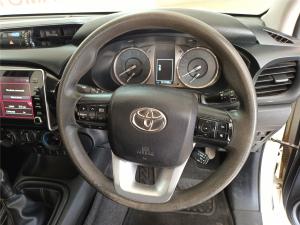 Toyota Hilux 2.4GD-6 Xtra cab Raider manual - Image 9