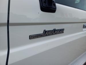 Toyota Land Cruiser 79 4.5D-4D V8 double cab LX - Image 8