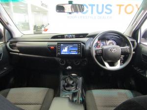 Toyota Hilux 2.4GD-6 double cab 4x4 Raider manual - Image 6