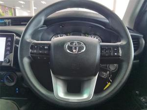 Toyota Hilux 2.4GD-6 single cab Raider manual - Image 17