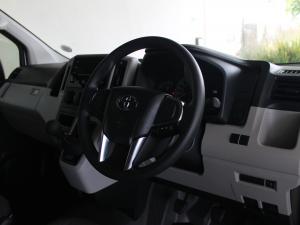 Toyota Quantum 2.8 SLWB panel van - Image 10