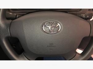 Toyota Hiace 2.5D-4D Ses-fikile 16-seater - Image 9