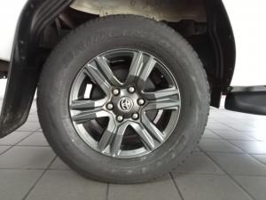 Toyota Hilux 2.4GD-6 double cab 4x4 Raider manual - Image 10