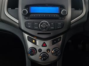 Chevrolet Sonic sedan 1.6 LS - Image 10