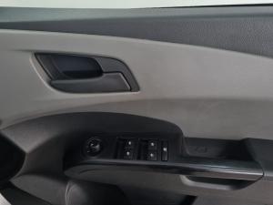 Chevrolet Sonic sedan 1.6 LS - Image 15