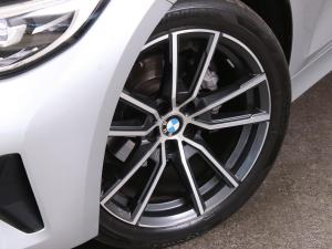 BMW 3 Series 318i Sport Line - Image 4