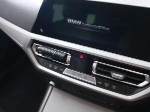 BMW 3 Series 320i - Image 13
