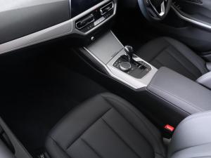 BMW 3 Series 320i - Image 15