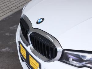 BMW 3 Series 318i M Sport - Image 6
