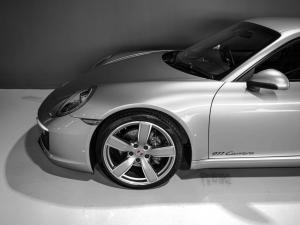 Porsche 911 Carrera coupe auto - Image 12