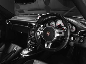 Porsche 911 turbo S - Image 5