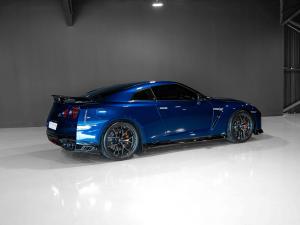 Nissan GT-R Premium Edition - Image 2